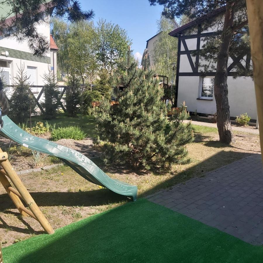Nadmorskie Apartamenty ウストカ エクステリア 写真